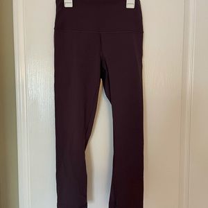 Lulu Lemon Maroon cropped aligns